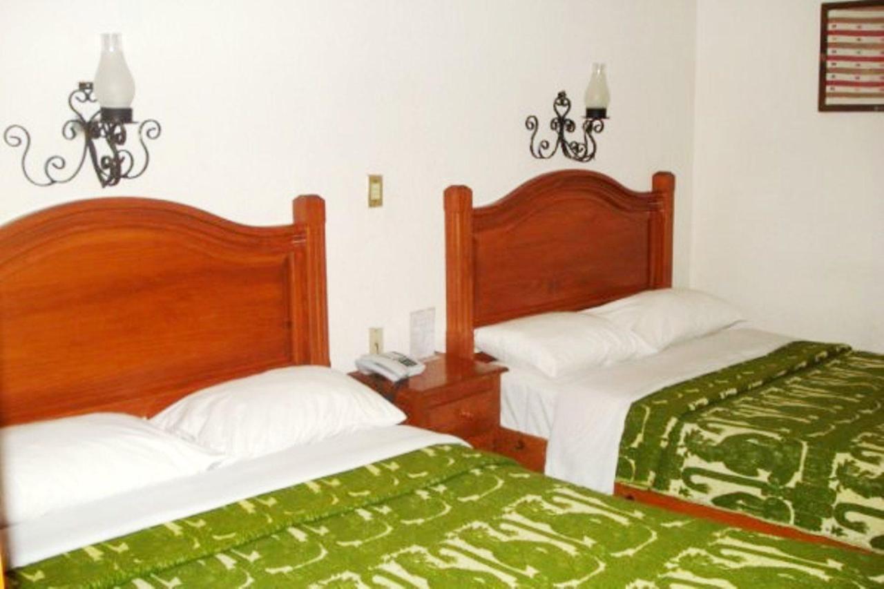 Hotel Don Quijote San Cristóbal de Las Casas Екстериор снимка