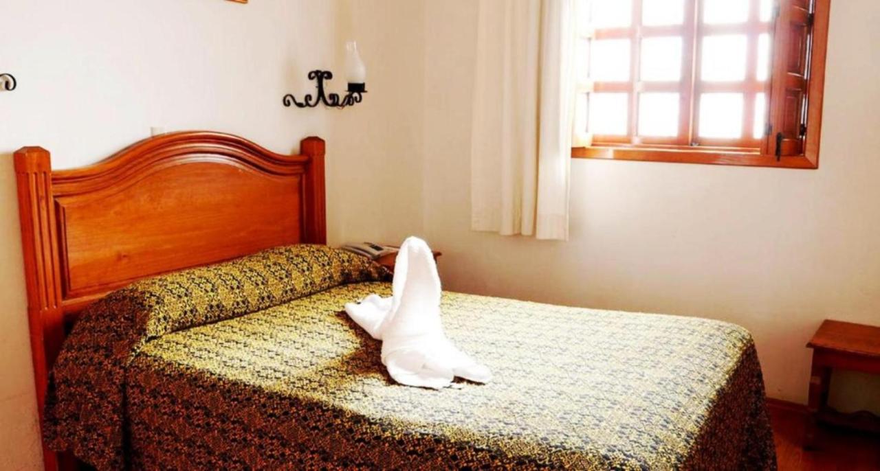 Hotel Don Quijote San Cristóbal de Las Casas Екстериор снимка