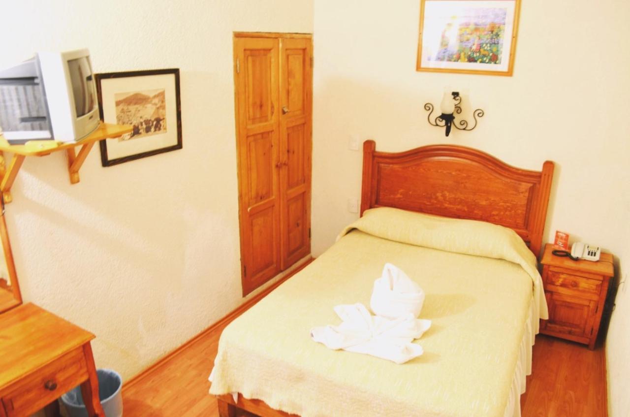 Hotel Don Quijote San Cristóbal de Las Casas Екстериор снимка