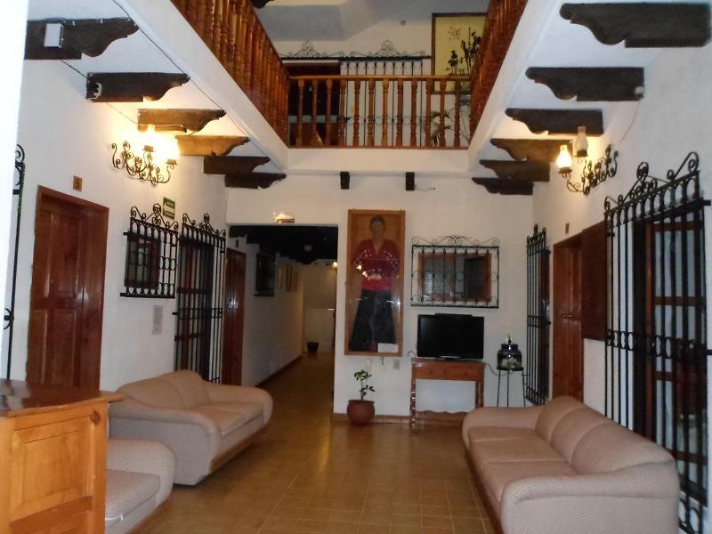 Hotel Don Quijote San Cristóbal de Las Casas Екстериор снимка
