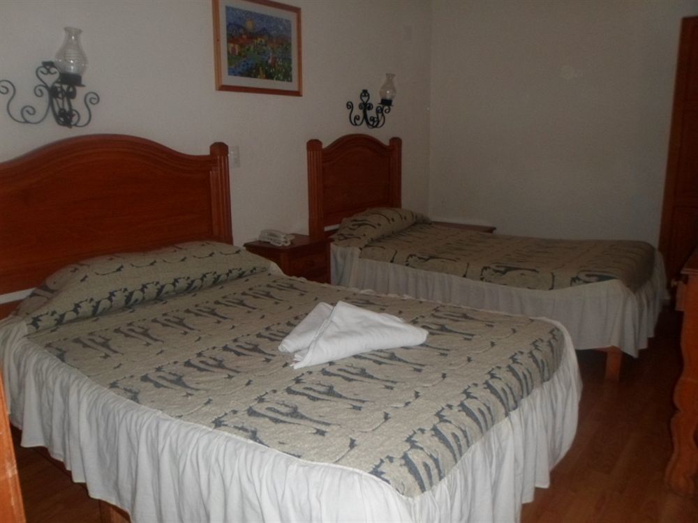 Hotel Don Quijote San Cristóbal de Las Casas Екстериор снимка