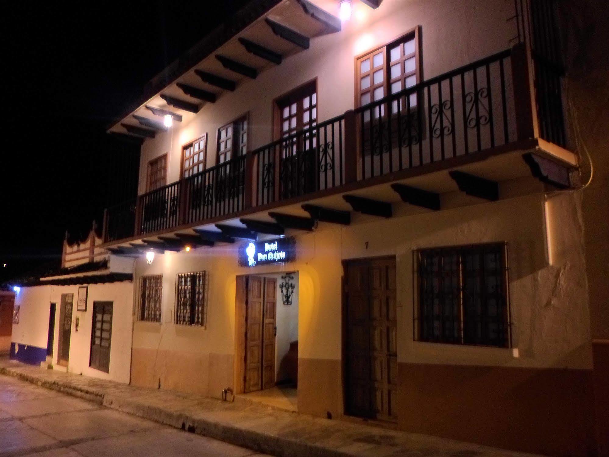 Hotel Don Quijote San Cristóbal de Las Casas Екстериор снимка